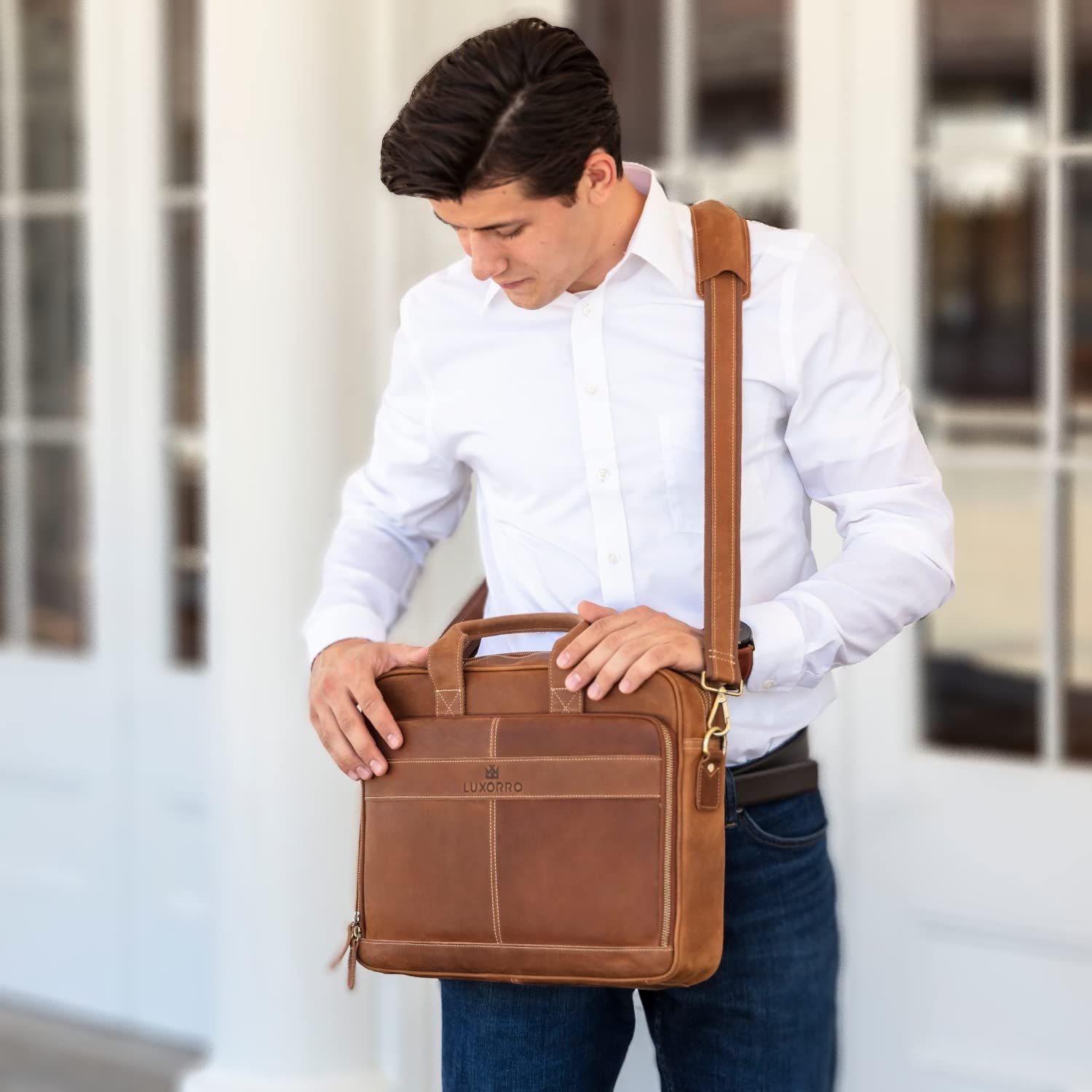 Luxorro Full Grain Leather Briefcases For Men， Handcrafted Leather Laptop Bag For Men， Our Leather Bags For Men Come In A Beautiful Gift Box， Perfect Christmas Gifts For Men， Brown， Fits 15.6" Lap