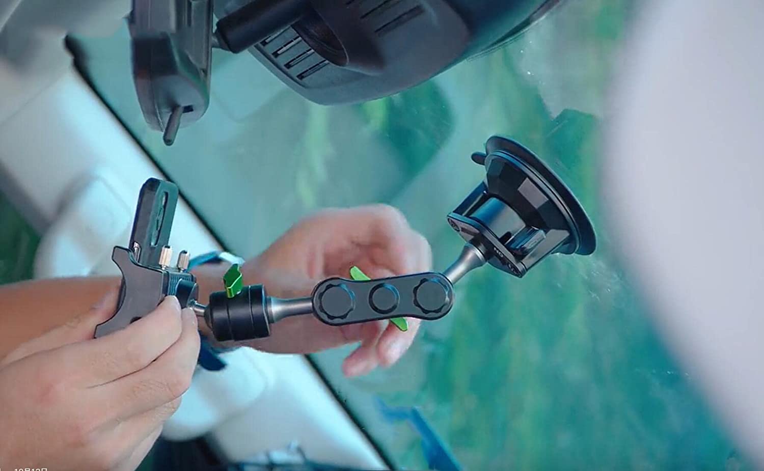 Universal Ball Head Arm for Phone 2023 New 360° Rotating Car Phone Holder Mount Ballhead Magic Arm Suction Cup Phone Holder for Car Dashboard Windshield Vehicle Sunroof